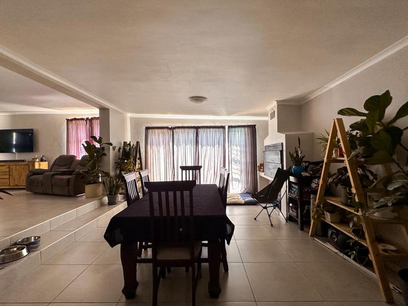 3 Bedroom Property for Sale in Wellway Park East Western Cape